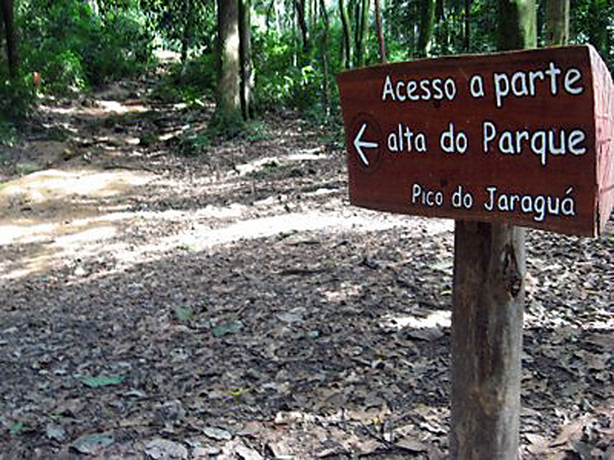 Placa de acesso ao Parque<a style='float:right;color:#ccc' href='https://www3.al.sp.gov.br/repositorio/noticia/01-2011/Placa de Acesso Parque estadual do Jaragua.jpg' target=_blank><i class='bi bi-zoom-in'></i> Clique para ver a imagem </a>